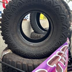 33x12.550R15LT