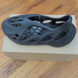 Yeezy Foam Runner Onyx 