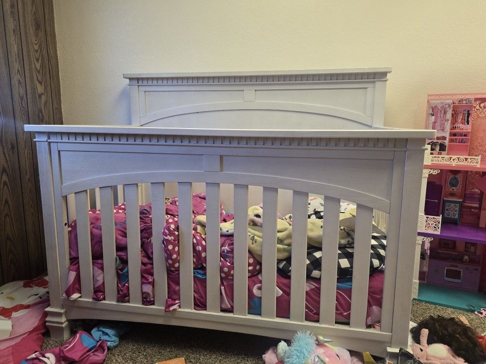 Crib 4 In 1