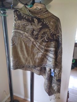Metallic Paisley Pashmina Wrap