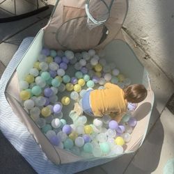 Ball Pit, 100’s Of Balls & Attachable Tent 