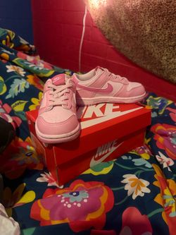 Nike Dunk Low Pink Toddler Sneakers And Black new balances