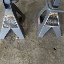 Jack stands