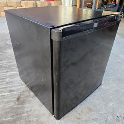 Hisense Mini Fridge