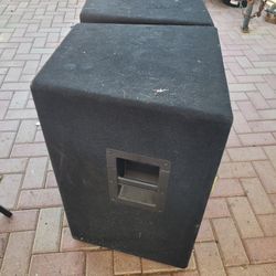 2 Original Jbl 15inch Speakers 