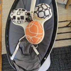 Mamaroo Baby Swing