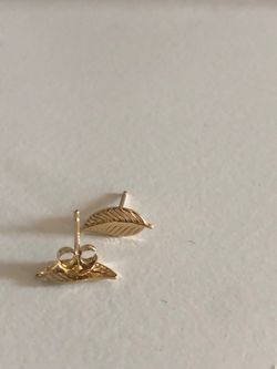 14k leaf studs
