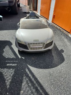 Toy Audi r8 mini car