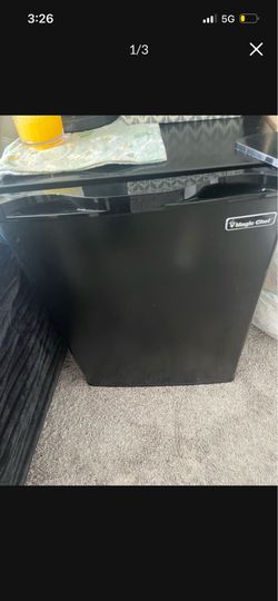 Mini fridge