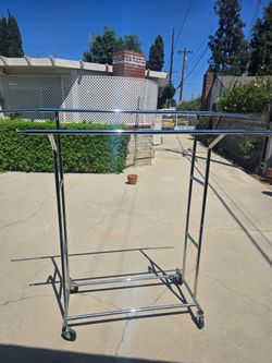 Clothing rack