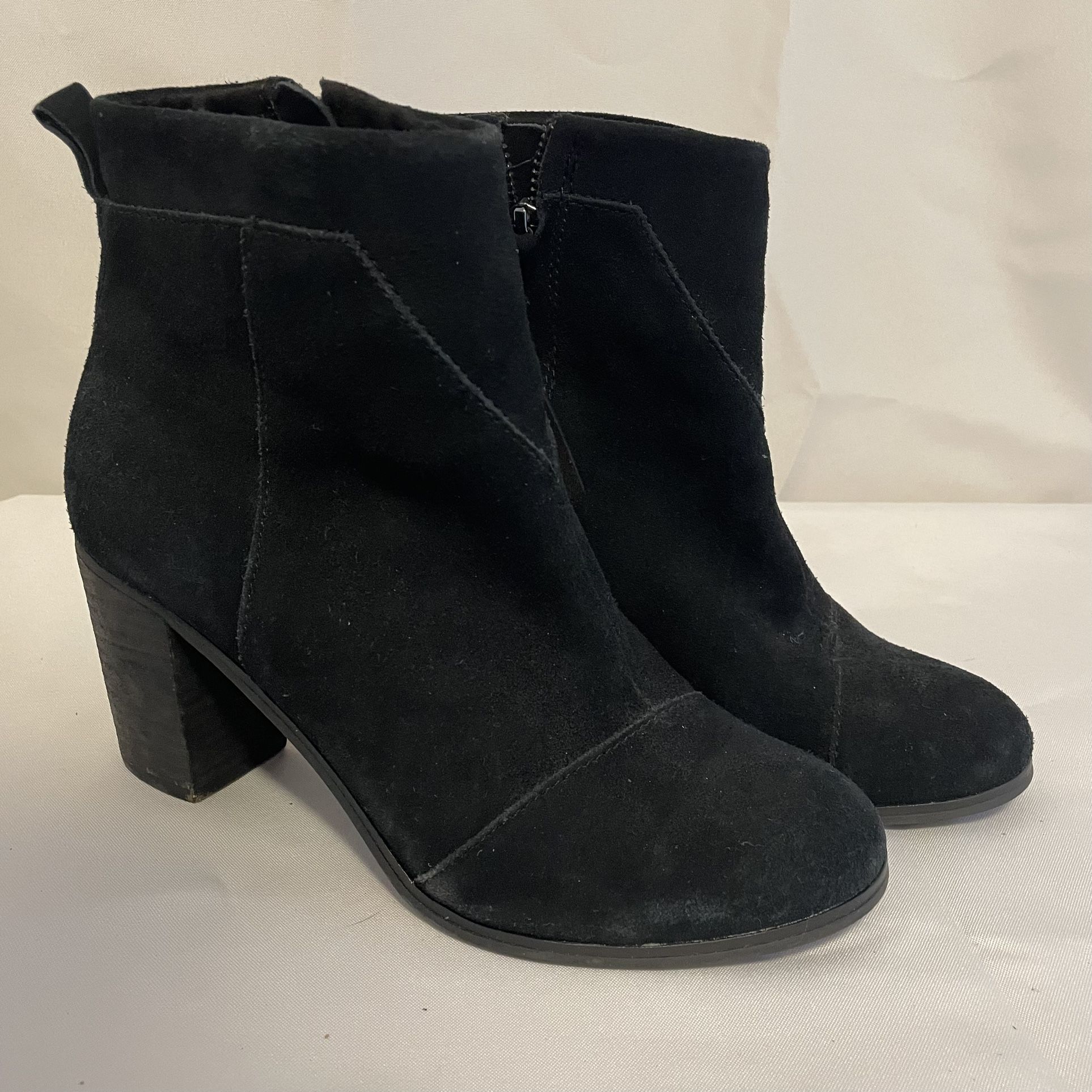 Toms Black Suede Side Zip Round Toe Ankle Boots Women's Size 8.5
