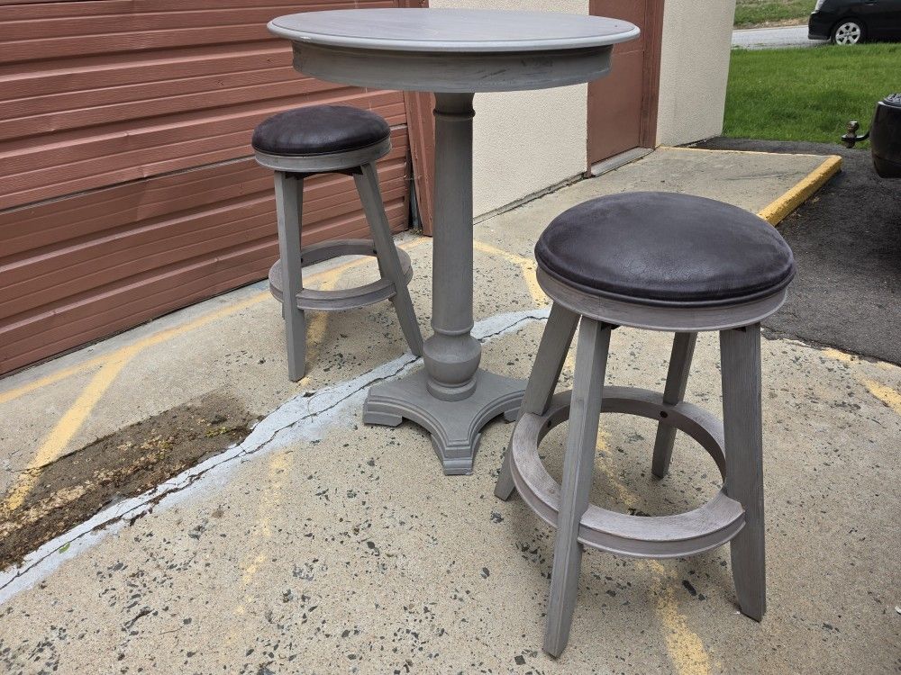 Kitchen Table With Two Stools