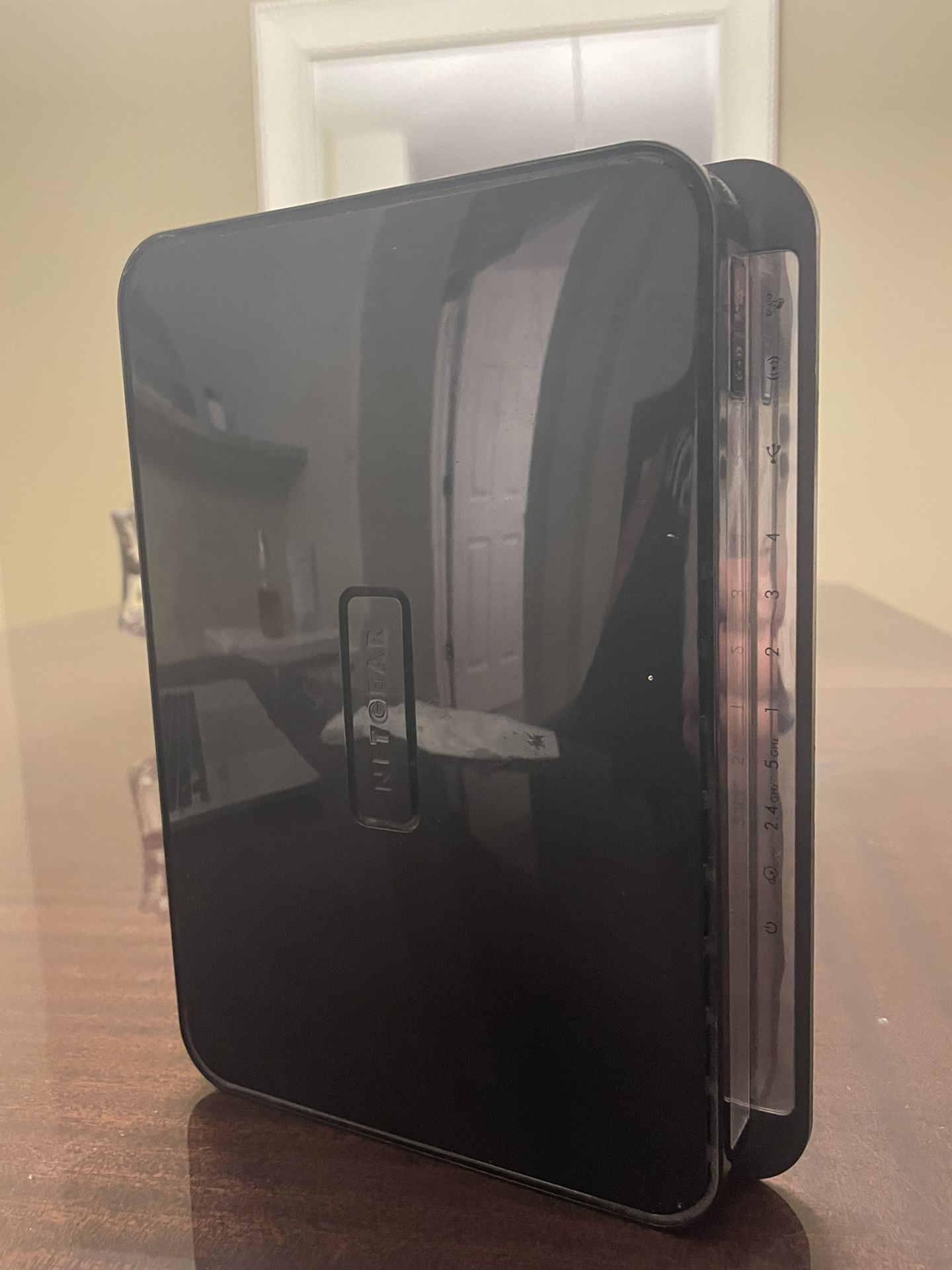 NETGEAR N750 DIAL BAND 4 Port WIFI GIGABIT ROUTER (WNDR4300)