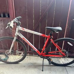 Schwinn Circuit 700c/28” Hybrid Bike 