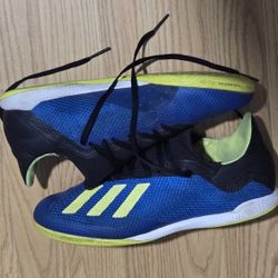 Adidas Indoor shoes soccer sz 9 mens