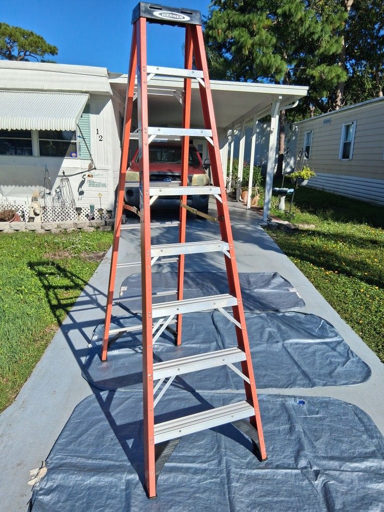 Werner 8 Foot Fiberglass Step Ladder 