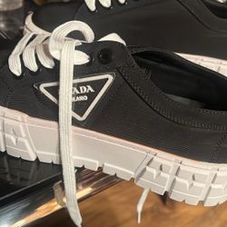 Prada Sport Shoes .sz 42.Its 8.