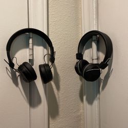 2 Wireless Headphones 