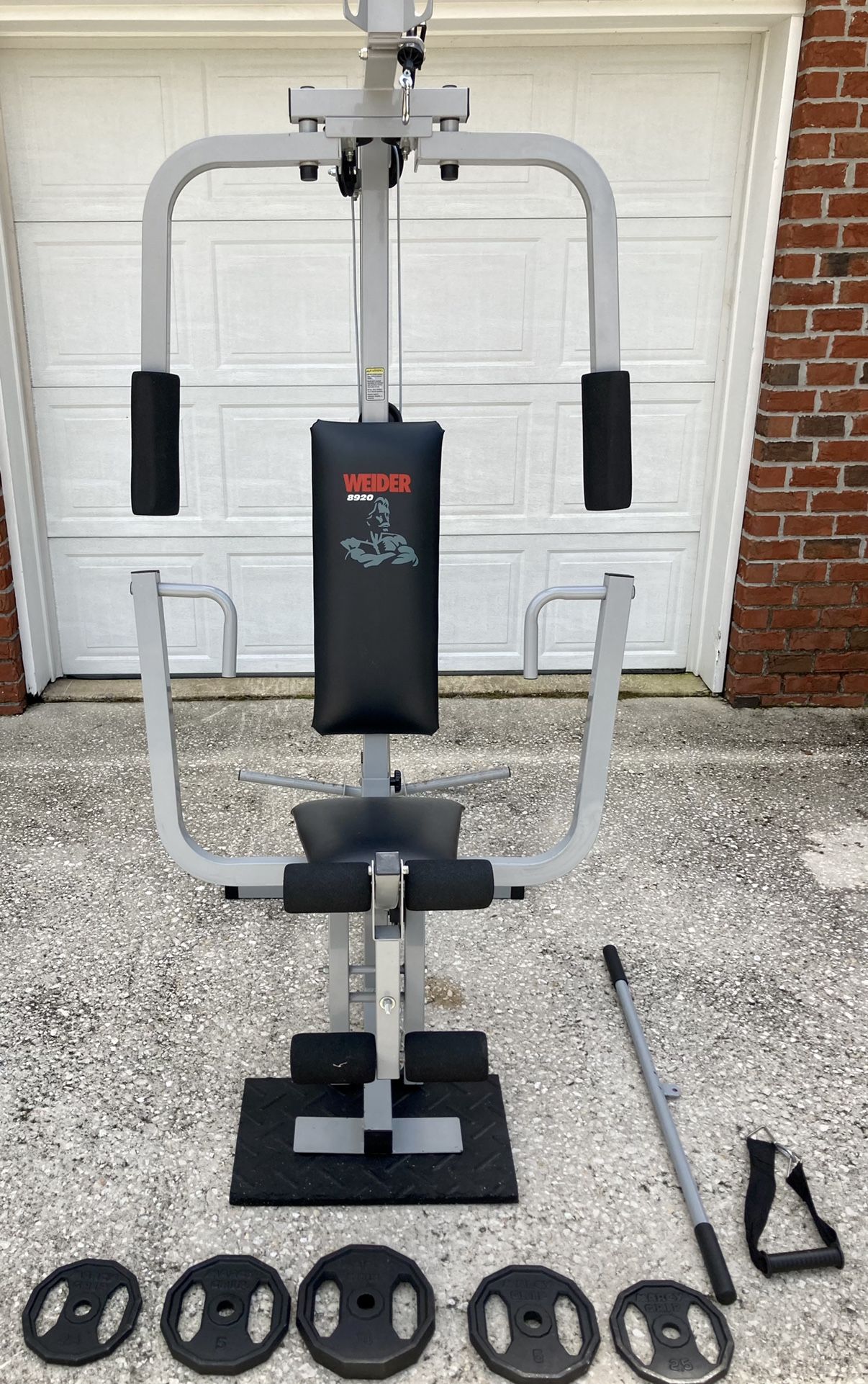 Weider 8920 Multi Home Gym Weight Bench w/ Pulldown Leg & Plates