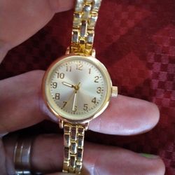 Beautiful Gold Female Watch
