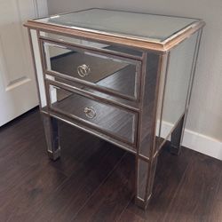 Mirrored Nightstand, 2 Drawers, vintage-look, Shabby Chic Hollywood Glamour