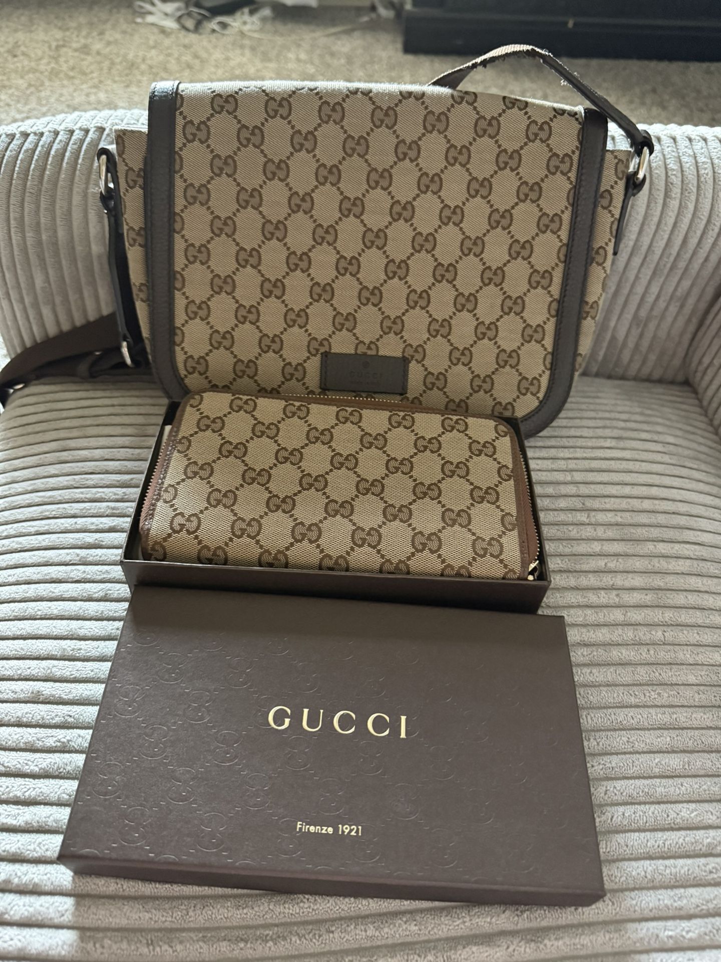 Gucci Messenger Bag And Wallet