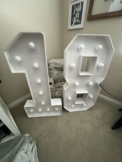 LED Light Up 18 Number Sign, Warm White Marquee Number Lights Sweet 18 Birthday