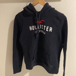 Hollister Girls Sweater With Hoodie Youth Size M 