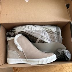 BRAND NEW Timberland women’s boots