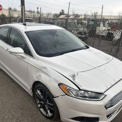 2014 Ford Fussion 2.0 Engine Parts Only