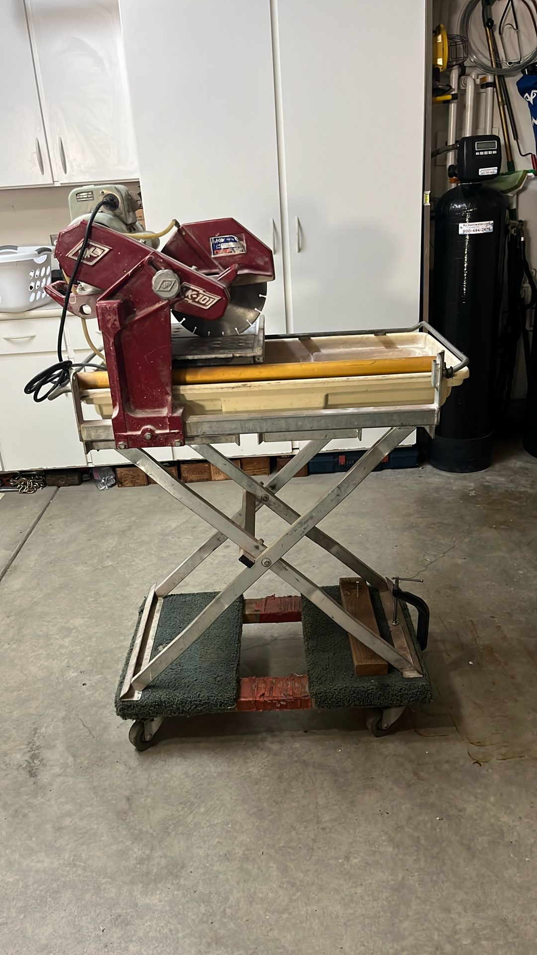 MK 101 10" Wet Tile Saw  With Water Pump, Stand And Extra Blade