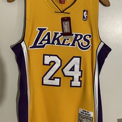 2018-19 Lore Series Lakers Jersey *AUTHENTIC* for Sale in La Mirada, CA -  OfferUp