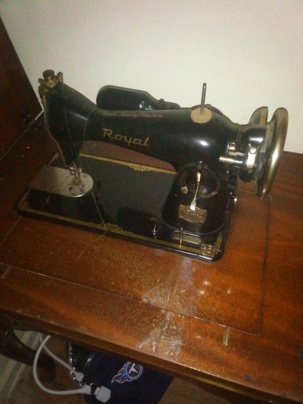 Royal Sewing Machine In A Table Case