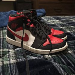 Jordan 1 Mid