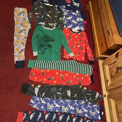 Pijamas size 10 t