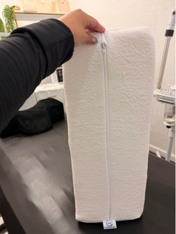 Leg bolster