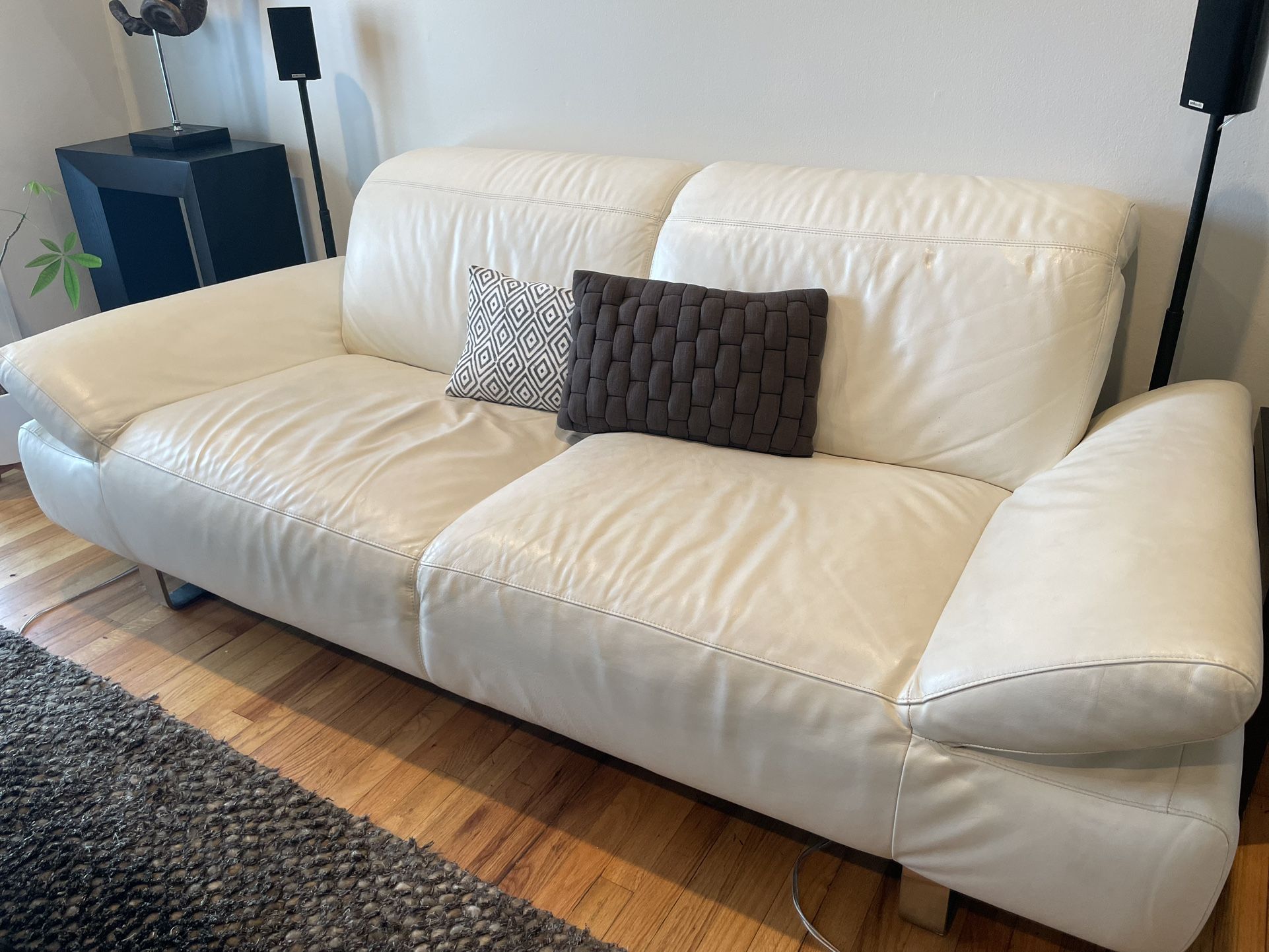 Contemporary Italian White Leather Sofa by Cantoni Furniture 
