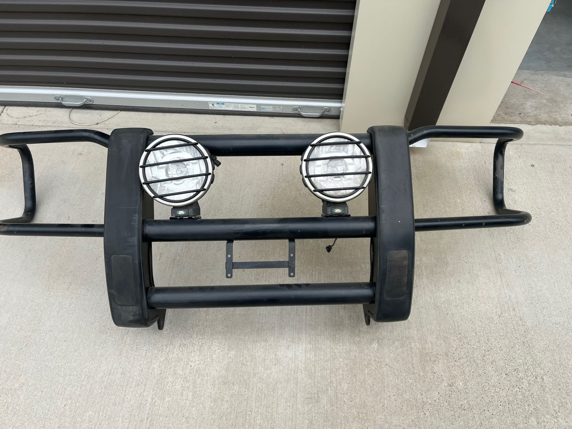 Land Rover Discovery Brush Guard Hella Lights