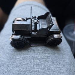 🛻 Vintage Metal Car Pencil Sharpener – $15