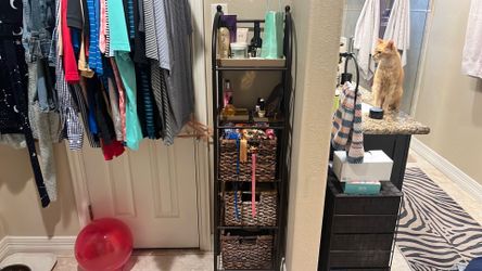 Corner storage