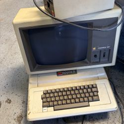 Vintage Apple 2 II desktop Computer