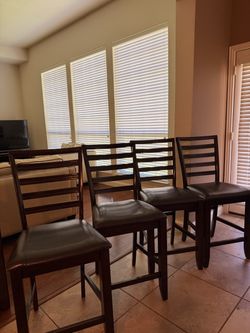 Set of chairs