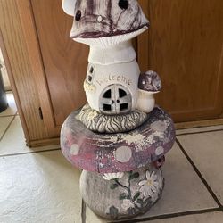 Decorative mushroom lawn statue Welcome Sign. Read description for details and location.