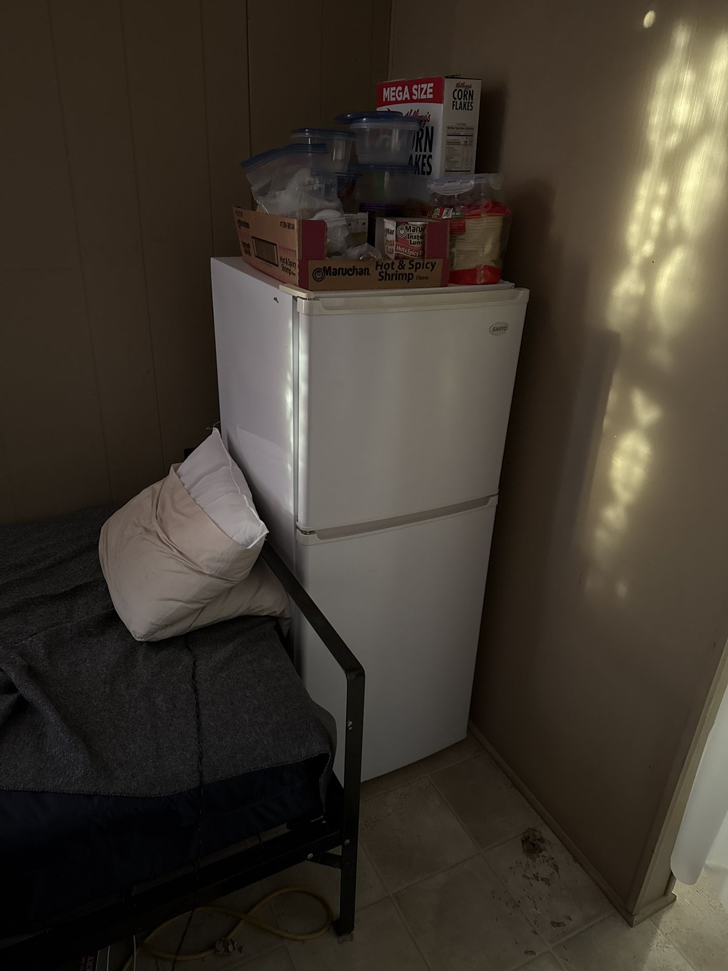 refrigerator With Freezer 