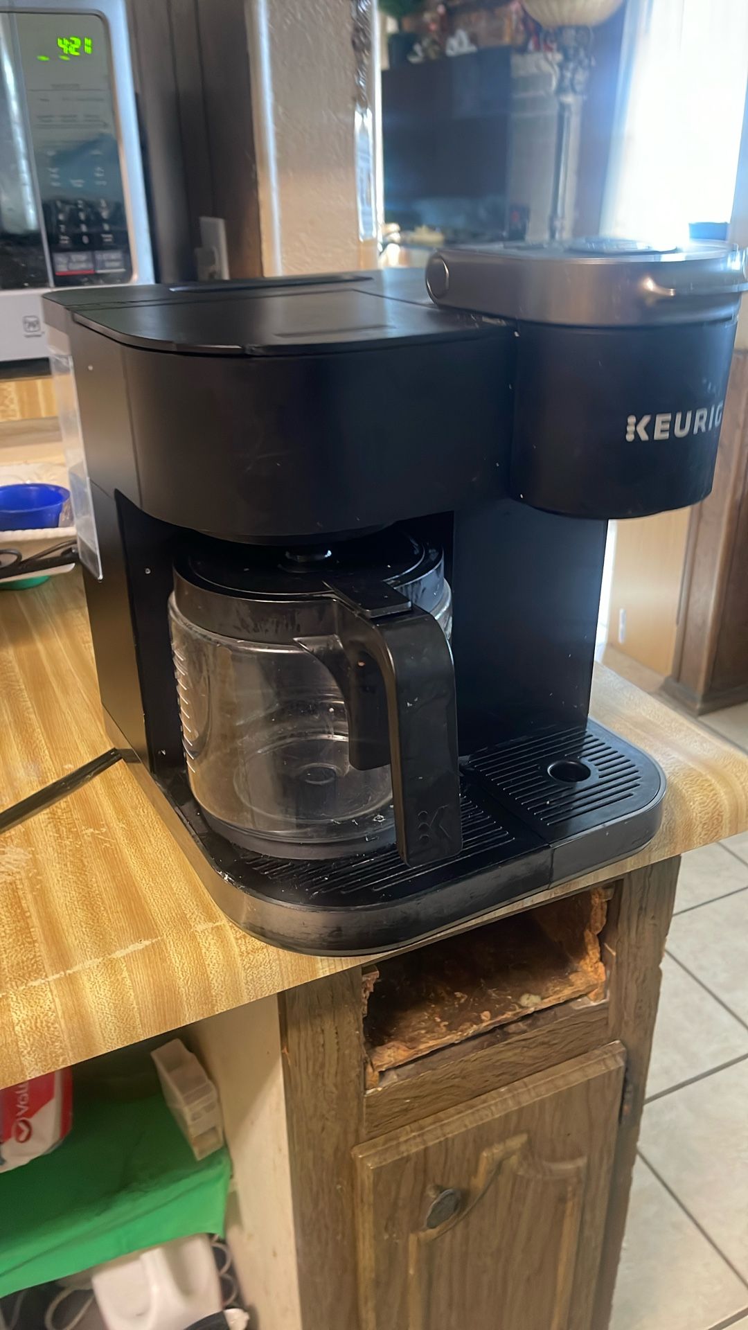 Keurig  Cafetera Larga Capacidad Solo Se Uso Un  Par De Veses 