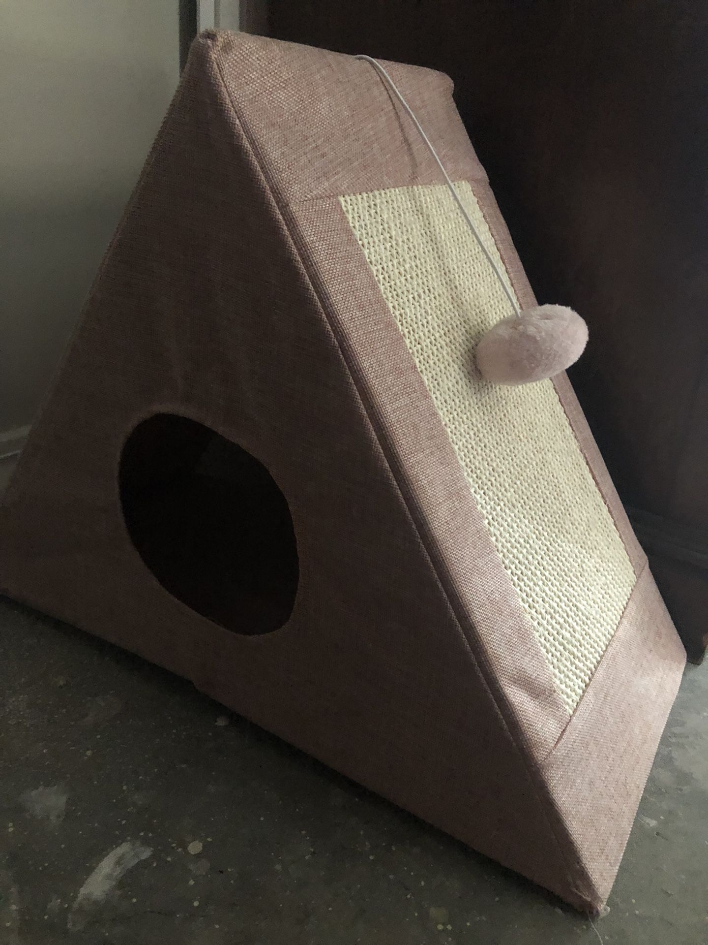 Cat Bed/house/scratch Post 