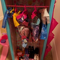 Barbies+Rainbow High Dolls +Wardrobe With Lots Of Outfits+ Shoes And Accessories 