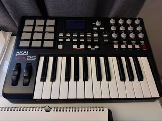 Akai MPK25