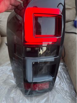16-22 Toyota Tacoma Black Smoke Full LED Tail Lights