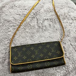 Louis Vuitton LV Monogram Twin GM